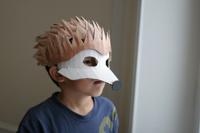 ježko-Drotár-materská škola-a-cute-maska ​​pre dieťa