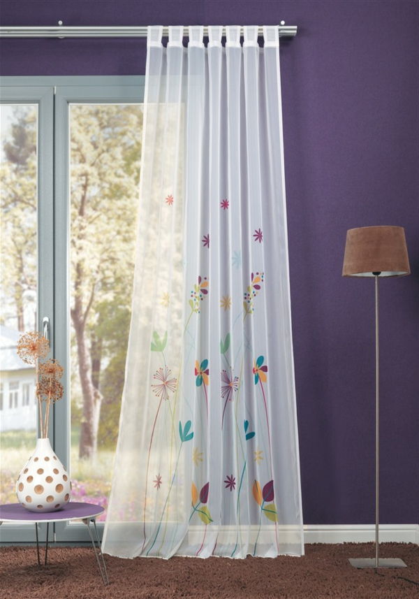 ikea-gardiner-vit-deco-vägg i lila