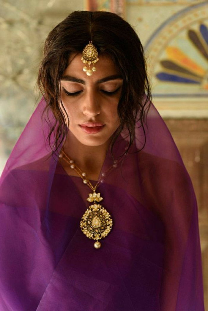 Accesorii indian perla bijuterii și aur elemente-frumoase haine mov