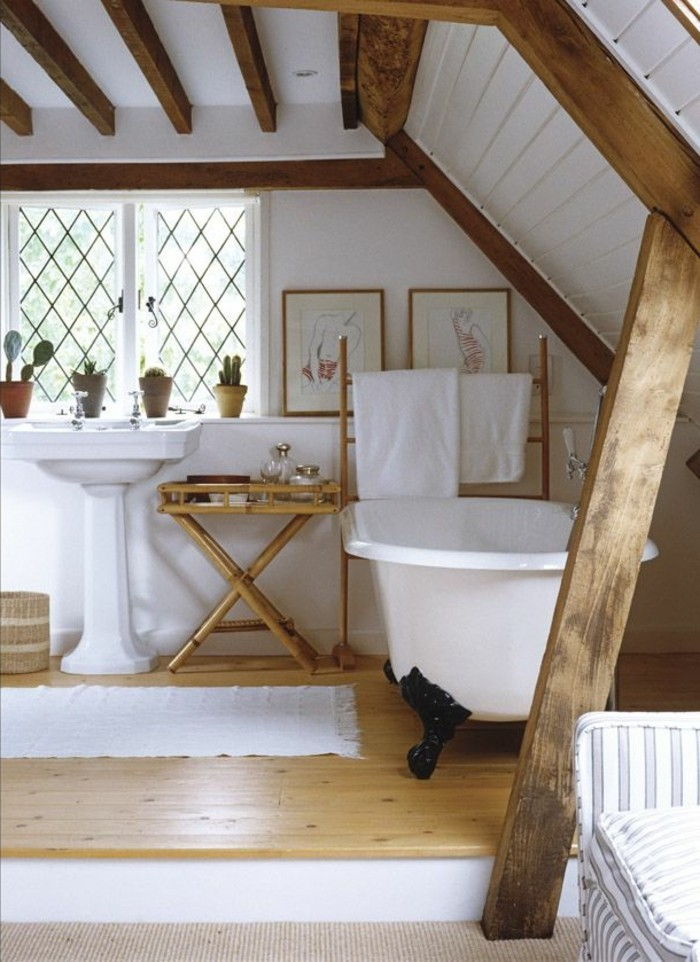 Zaujímavý-kúpeľňový nábytok a drevené Vrch-an-der-izbový strop