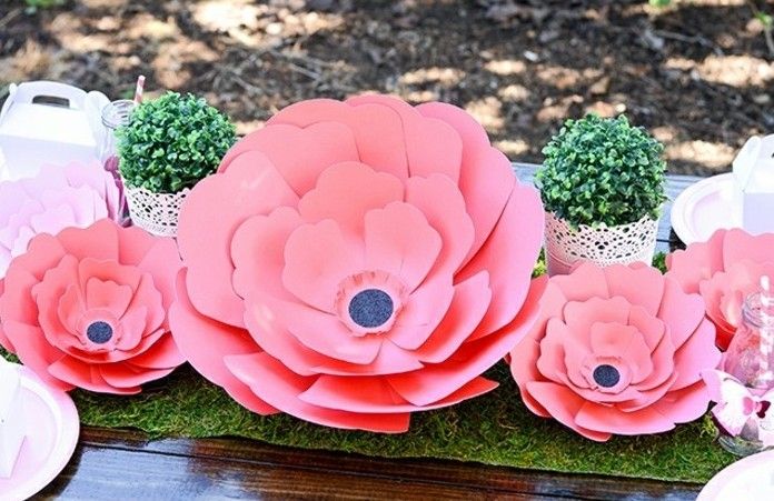 intressanta Rosy-blommor-of-papper kreativa diy-konstruktion