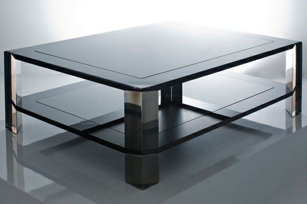 Zaujímavý-moderný akrylový stolík