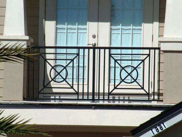 interesant balcon balustradă exterioară