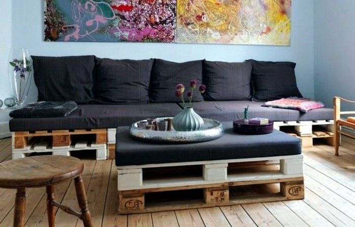 interesant-creativ-model canapea de la-euro-paleti in camera de zi