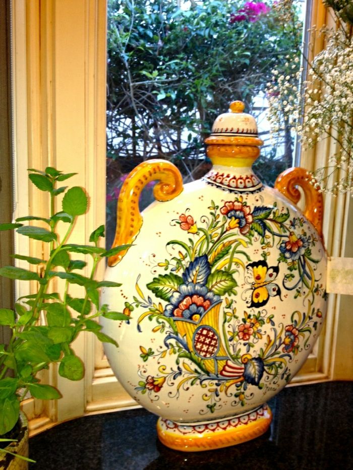 Włoski ceramiki stołowej dużą naczynie ręcznie malowane