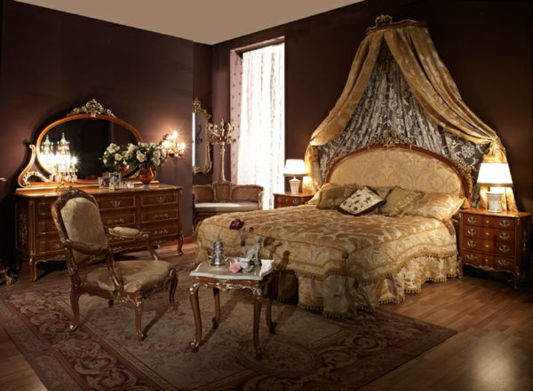 Włosko-sypialnia-łóżko-z zasłonami