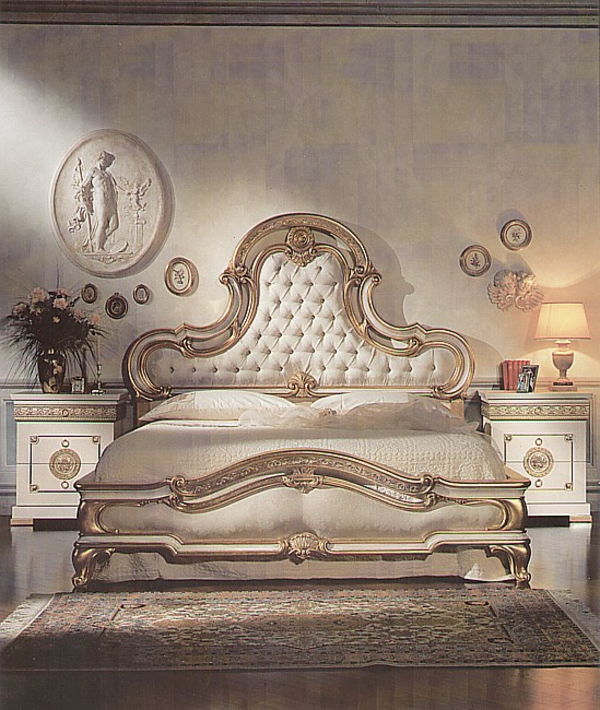 Italijansko-sobno-z-belo-posteljna