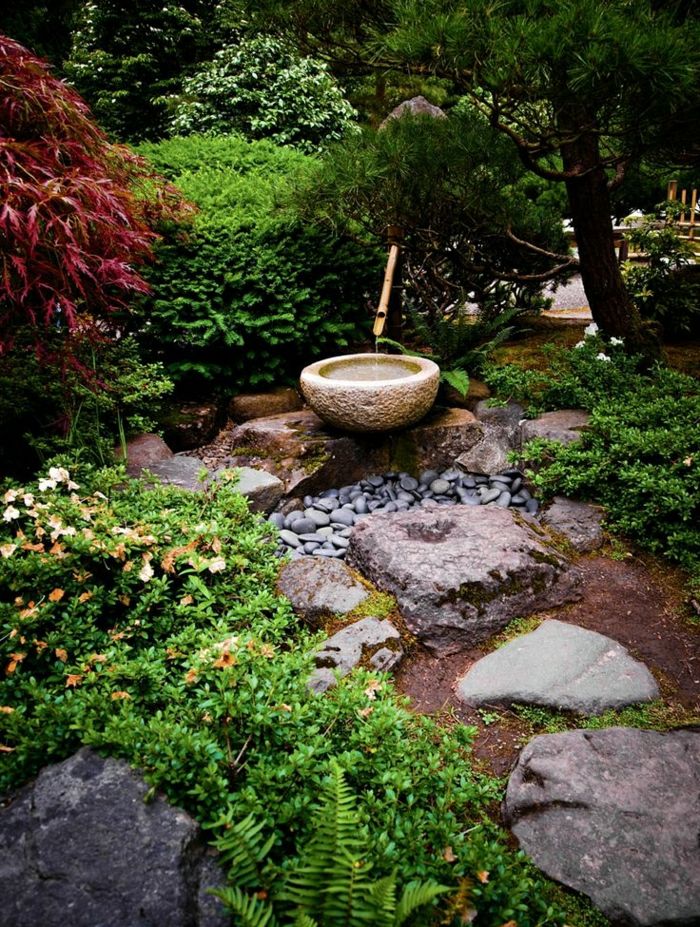Japoneză Zen Garden Bamboo Fountain Path preliminar