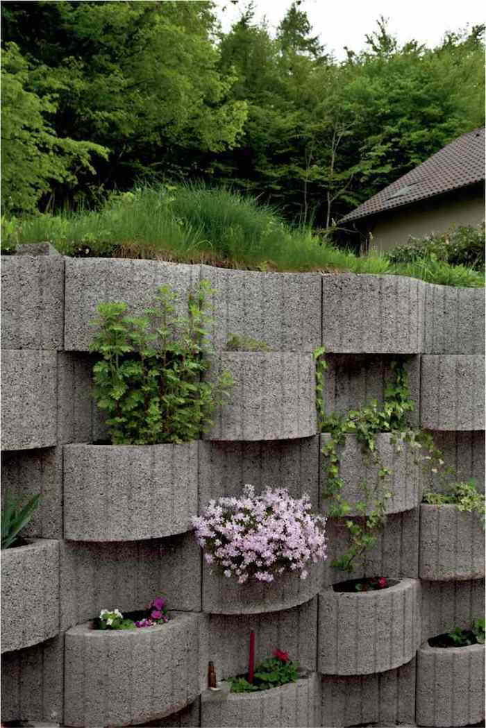 Ta en titt på denna idé för zhema trädgårdsdesign - här är några betongblock av betong