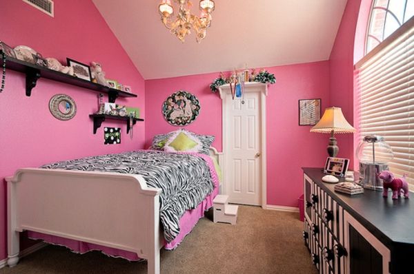 dormitor de tineret set-perete-in-roz