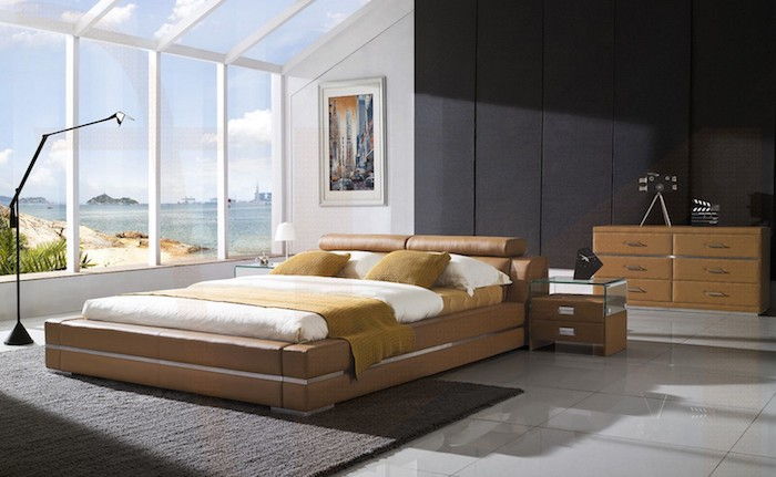 dom s panoramatickou výzdobou, manželská posteľ s hnedou posteľnou bielizňou, šedý koberec - pekná izba