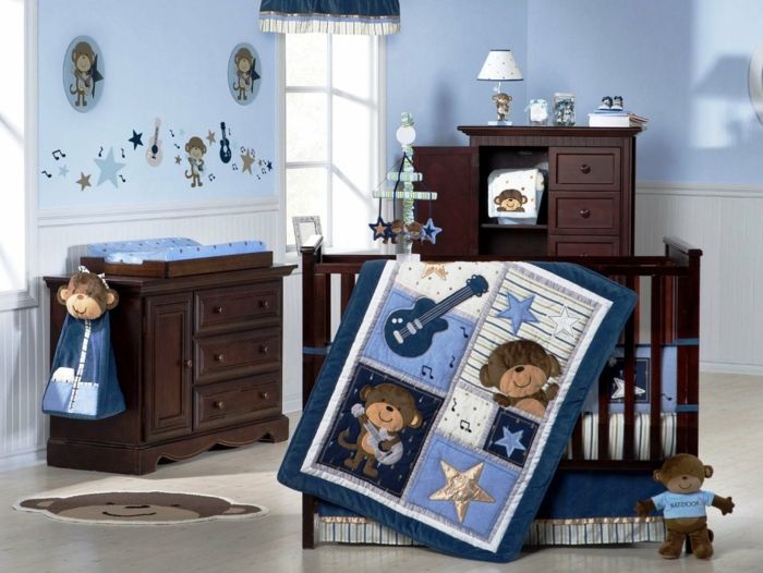 jong-nursery-design-babykamer wanddeko-in-blauw