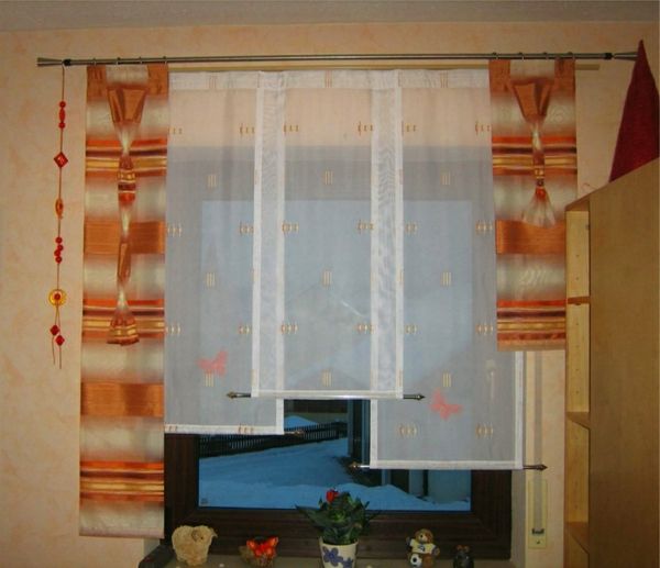 kjøkken gardiner ideer oransje nyanser - vegg i beige