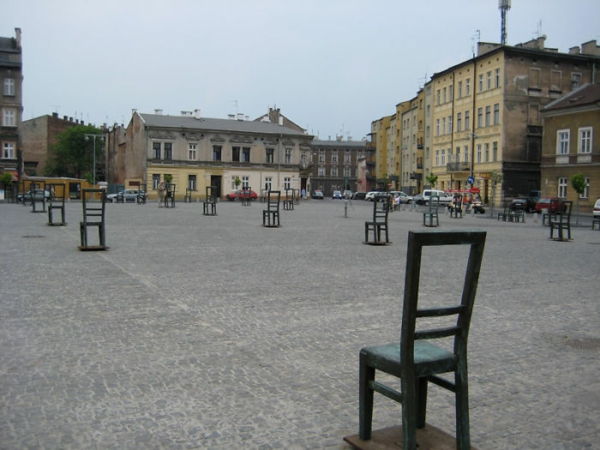 meninės skulptūros-memorialinis žydų-Krokuva