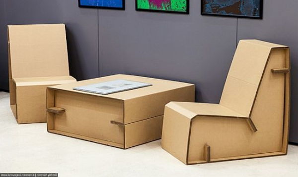 Škatla-karton, lepenka-pohištvo-stoli-in-miza-of-kartona
