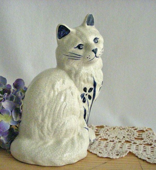 katt tall-av-keramikk-hvitt-trist