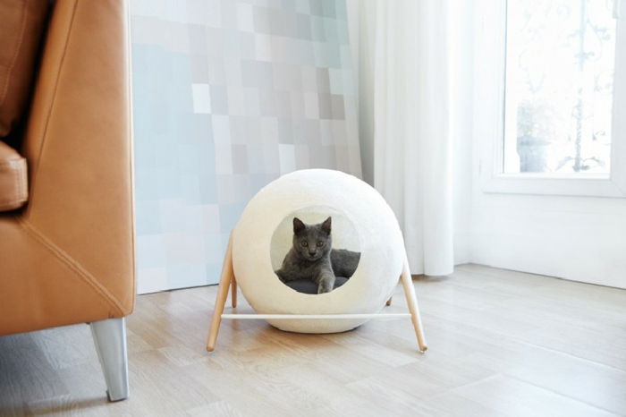 mačky príslušenstvo-white-round-bed-gray-mačka