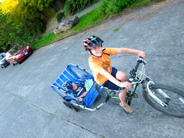 biciclete pentru copii trailer-frumos-design-un-tanar-to-the-biciclete