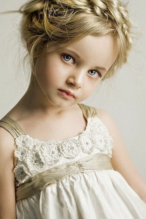 detské účesy-for look-girl-blond-dieťa-as-a-princezná