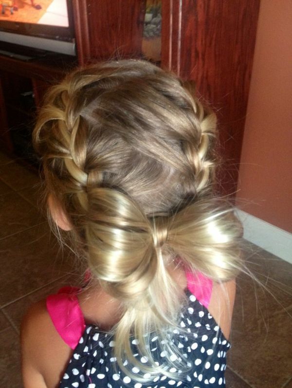 barn frisyrer gjorda för-girl-loop-of-blond-hår-