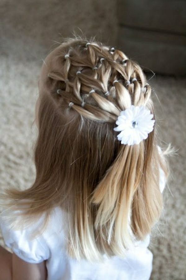 barn frisyrer-for-girl-hvitt-dekorative-blomst