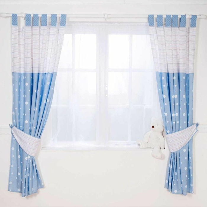 cortinas para crianças em azul-branco-parede