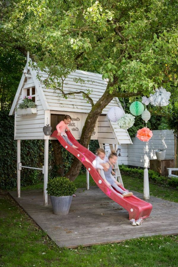 Kinderhaus-z-slide - igra-v-pridobljenem lastno Vrt-