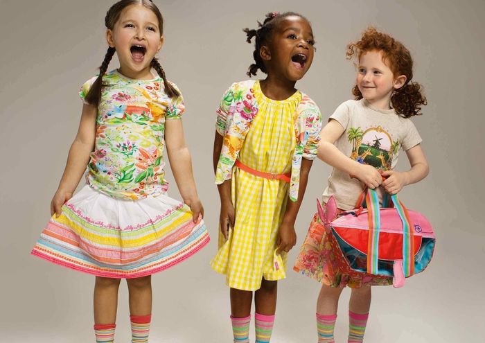 Sommar mode för barn, barnkläder i färska färger, T-shirt med kjol, klänning med blazer