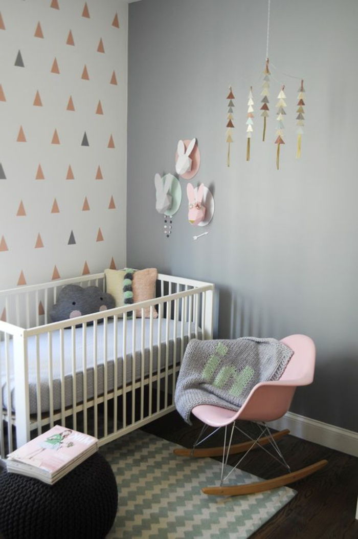 Bebek odası dekorasyon üzerinde pembe ile gri battaniye battaniye bebek yatağı duvar dekorasyon tavşan güzellik ev