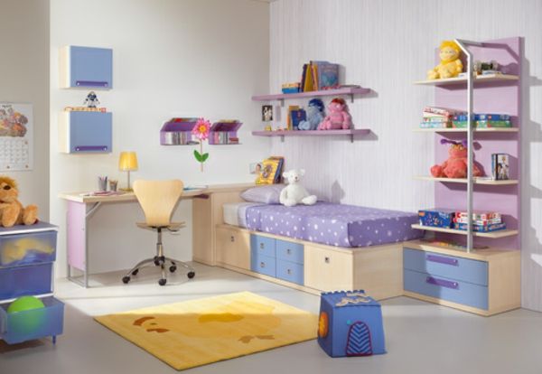 gul matta och lila möbler för barnrum för flickor
