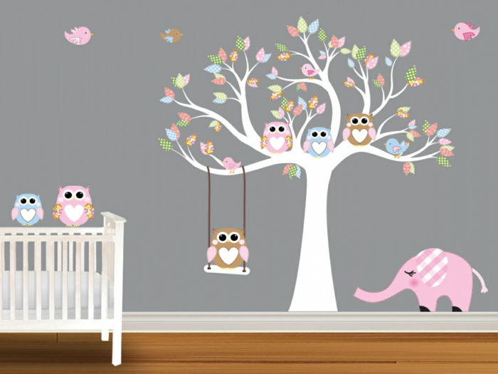 renkli dekorasyon fil baykuş ağaçları oyunları yatak beyaz mobilya çocuk odası gri duvar