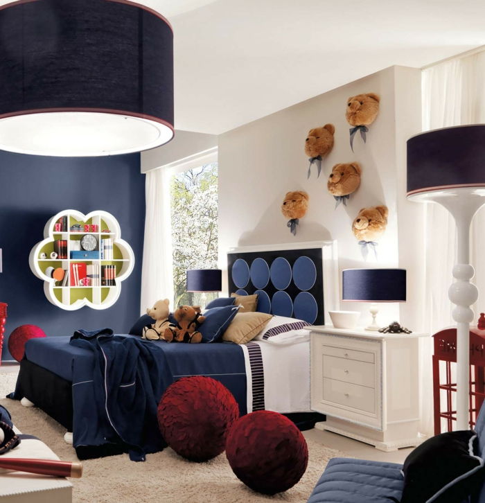 baie camera cameră de moda în albastru și alb umplute animal urs decorare rotund lămpi scaun