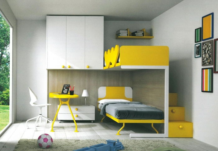 chlapec izba design biely nábytok žlté nábytok posteľ v žltej a šedej mnoho farebných obrázkov schody