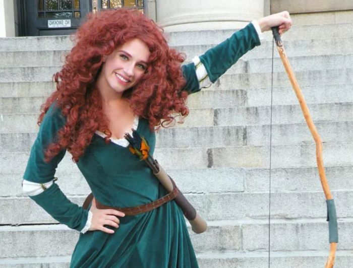 Merida rött vildt hår, grön klänning och en bow-barndom hjälte kostymer