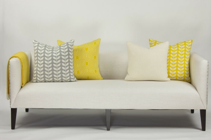 kudde-sticka moderna mönster-on-the-soffan