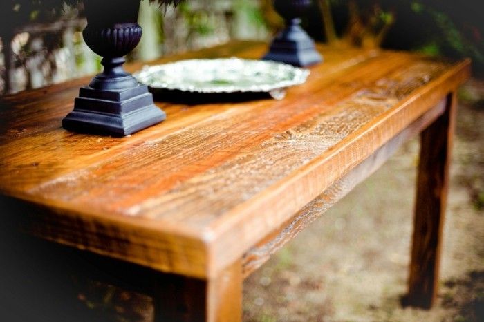 Klasikinis šalies stiliaus medinis stalas