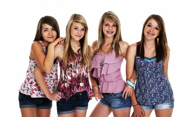 vestidos para adolescentes-quatro-grandes-garotas-super cores frescas