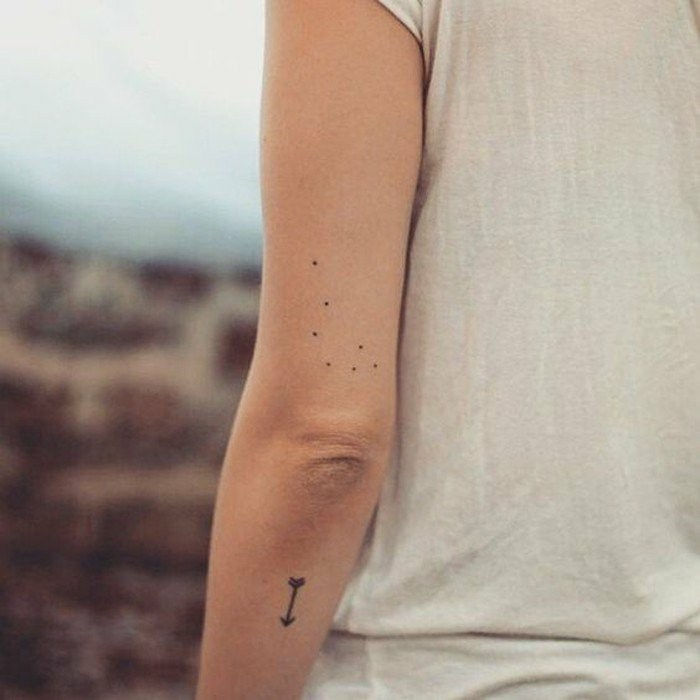 mici-Men săgeți tatuaje pe-the-braț
