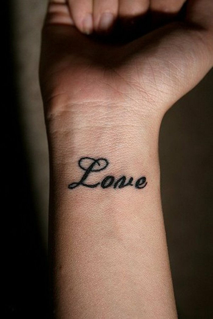 mažas tatuiruotės Tatuiruotė ant riešo tatuiruotė užrašu