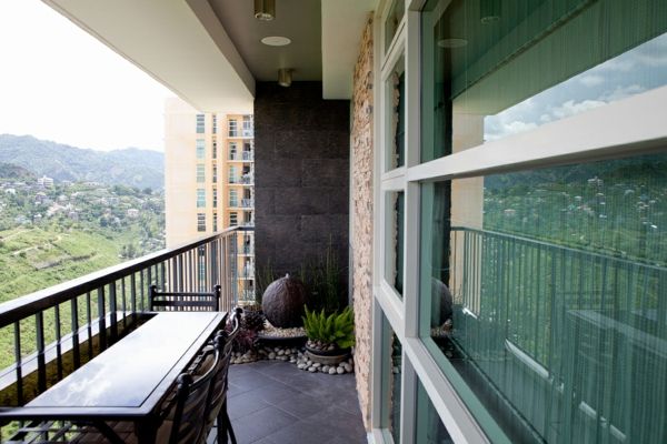 majhno balkonsko-zložljivo mizo-moderno-opremljanje-ideje-balkon-terasa-opremljanje ---- zložljiva miza za balkon