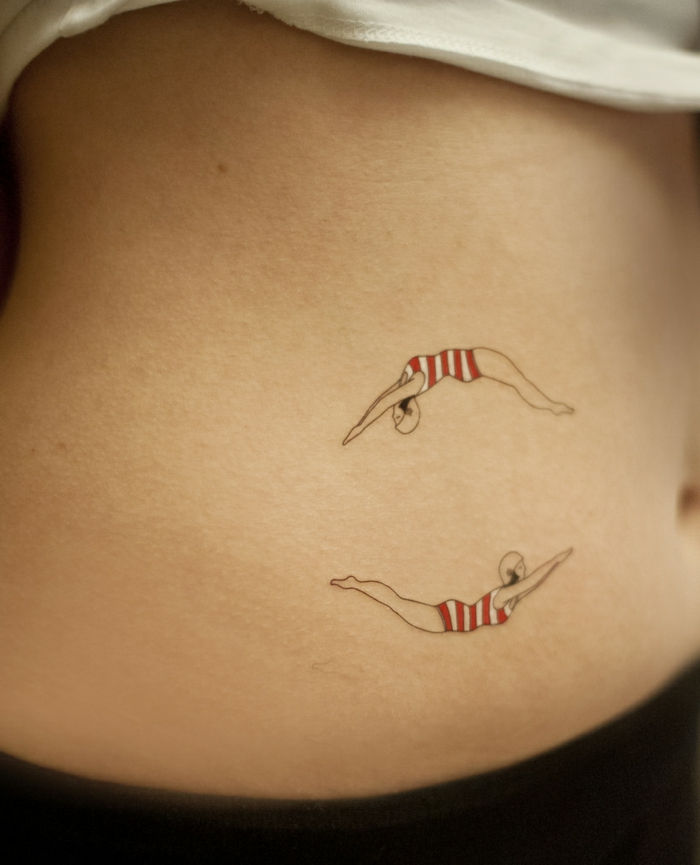 tatuiruotė idėjų plūduriuojanti moteris ant skrandžio spalvos pomėgių profesijos ar mėgstamos veiklos
