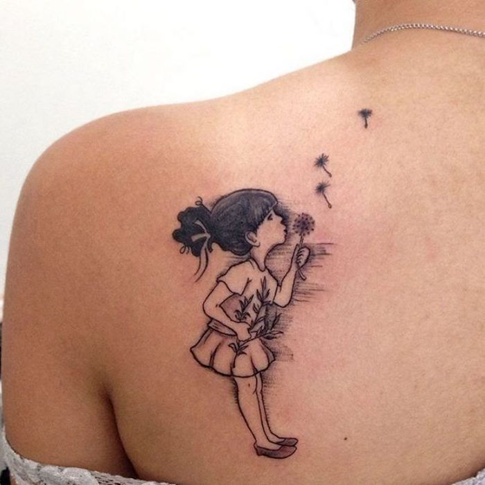 tatuaje mici femei, fata cu blowball pe spate
