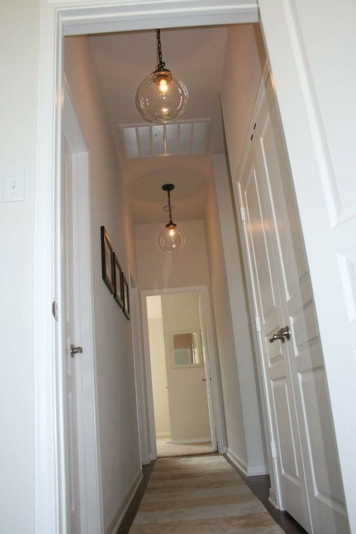 small-koridor-set s okrúhlym lampy-fotky-of-the-stien