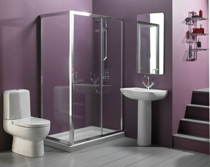 Pequeno-banheiro-toalete-pia-chuveiro de cabine-moderna-roxo-paredes