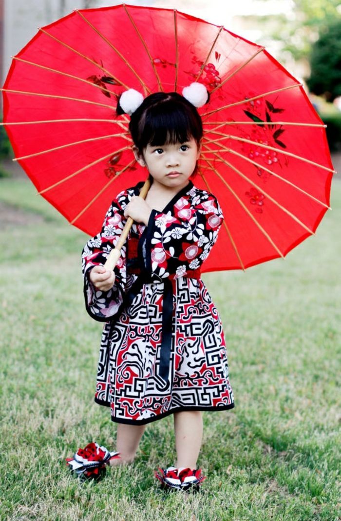 Little Girl în kimono roșu stil japonez-Kinderschirm