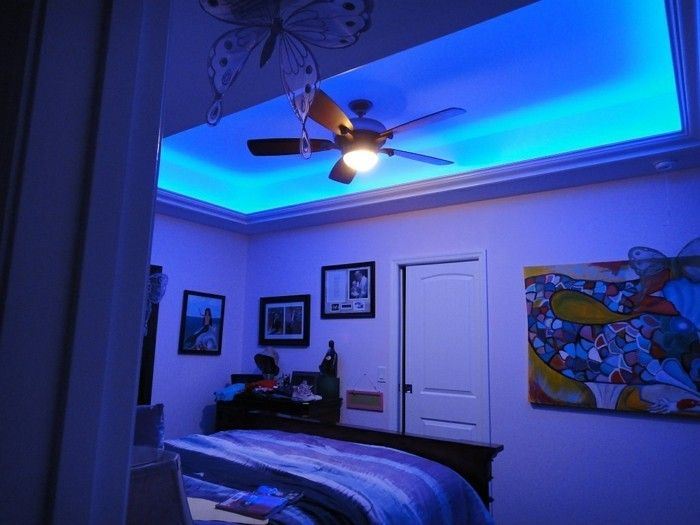 nedidelio gražus miegamasis-su-LED apšvietimas