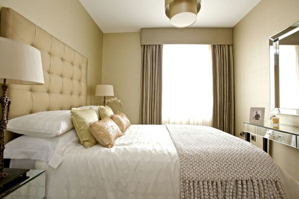 mic-dormitor-set-pat mare și-frumos-perdele
