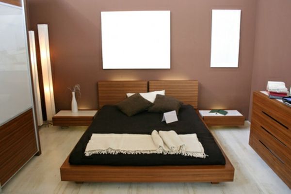 spalnica - z zanimivo zasnovo stene