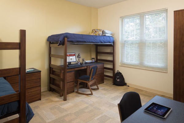 små studentrum våningar med en säng till två
