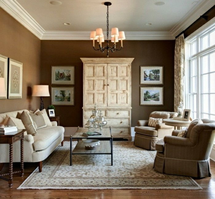 små vardagsrum-in-beige-high tak rums intressant-möbler